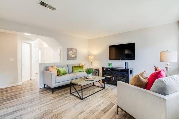 2BR/3BA Apartment · Gilroy photo 5