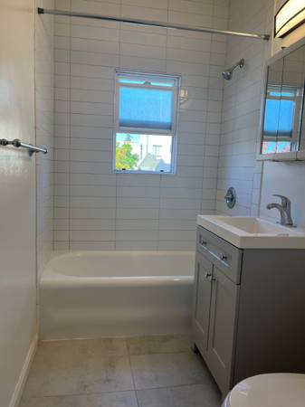 1BR/1BA Apartment · Oakland photo 4