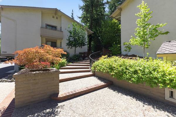 2BR/1BA Condo · Saratoga photo 2