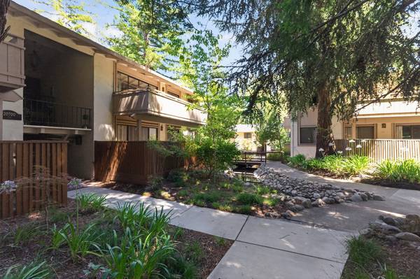 2BR/1BA Condo · Saratoga photo 3