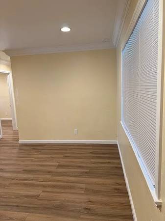 2BR/1BA Duplex on Dumbarton · Redwood City photo 4