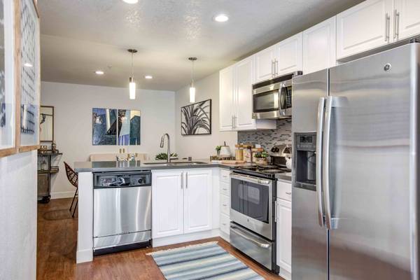 Apartments on Stoneridge Mall Rd · Pleasanton photo 2