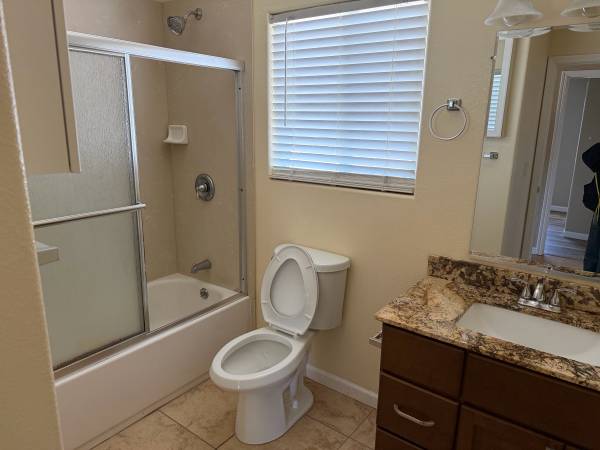3BR/1BA Flat · Hayward photo 3