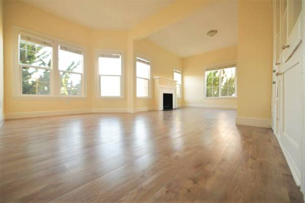 540 Merritt Ave photo 3
