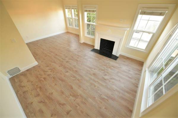 540 Merritt Ave photo 4