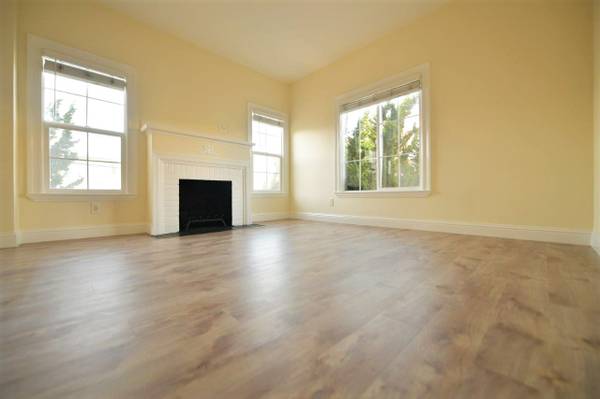 540 Merritt Ave photo 5