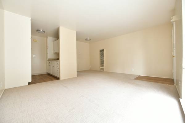 1BR/1BA Apartment on Dwight Way · Berkeley photo 5