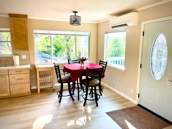 Charming 2 Bed / 2 Bath Home On 1.05 Acres In Beautiful Angwin photo 4
