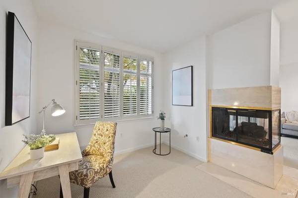 1BR/1BA Apartment on Deer Valley Rd · San Rafael photo 2