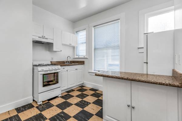 2BR/1BA Apartment on Pine Street · San Francisco photo 3