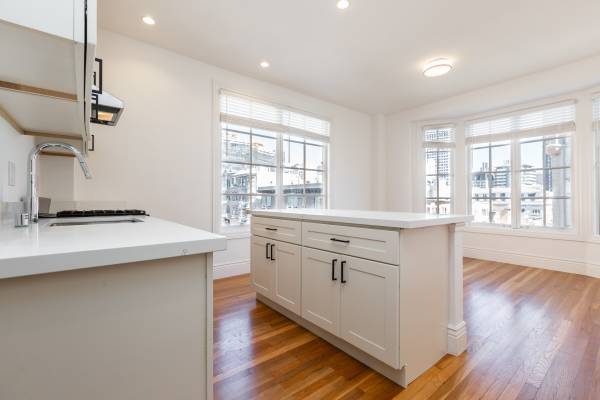 2BR/2BA Apartment on Powell · San Francisco photo 2
