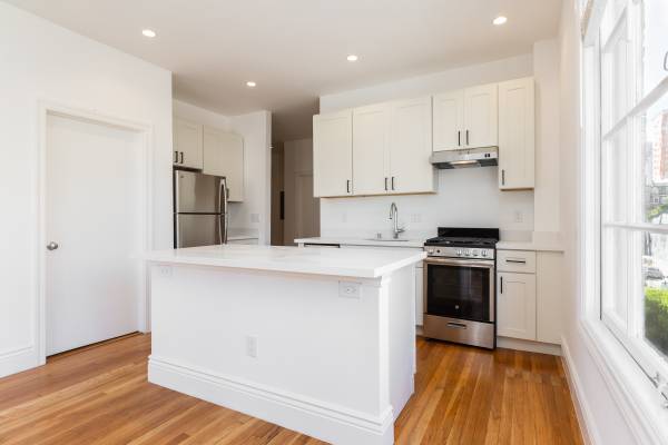 2BR/2BA Apartment on Powell · San Francisco photo 3