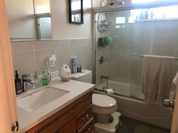 Spacious and Centrally Located, Pet Friendly Home photo 4