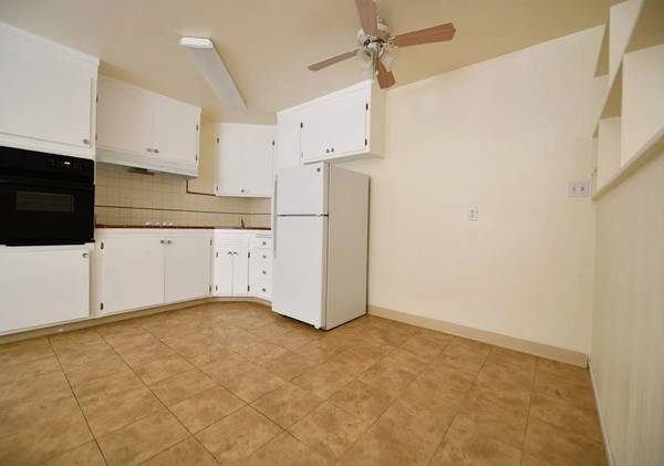 385-389 Palm Ave photo 5
