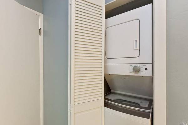 1BR/1BA Condo on Buckelew S · Sausalito photo 3