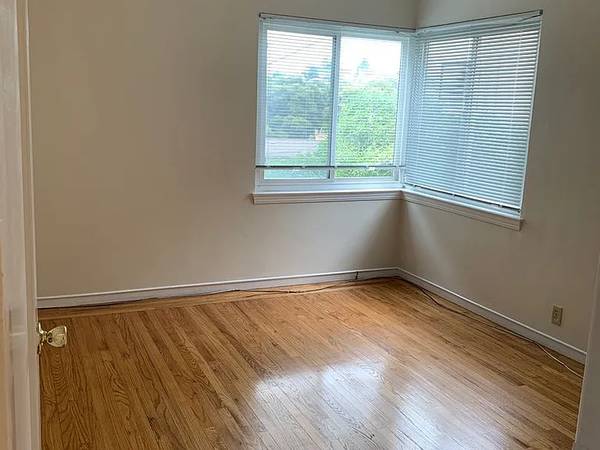 1BR/1BA Apartment on Ivy Dr · Oakland photo 3