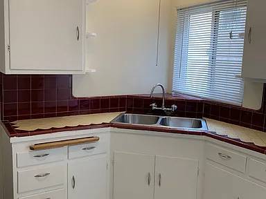 1BR/1BA Apartment on Ivy Dr · Oakland photo 4