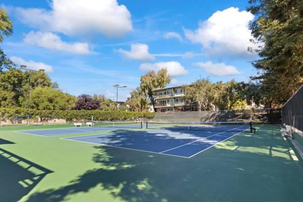 1BR/1BA Apartment on N Delaware St · San Mateo photo 3