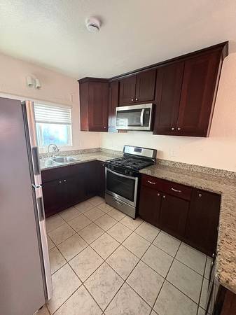 Luxury Victorian Rental: A Downtown San Jose Hidden Gem photo 5