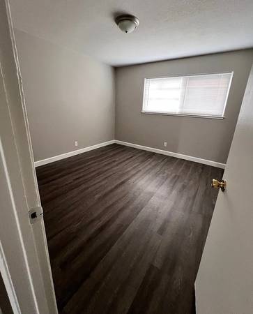 2BR/1BA Single Family House on Farm Dr · San Jose photo 3