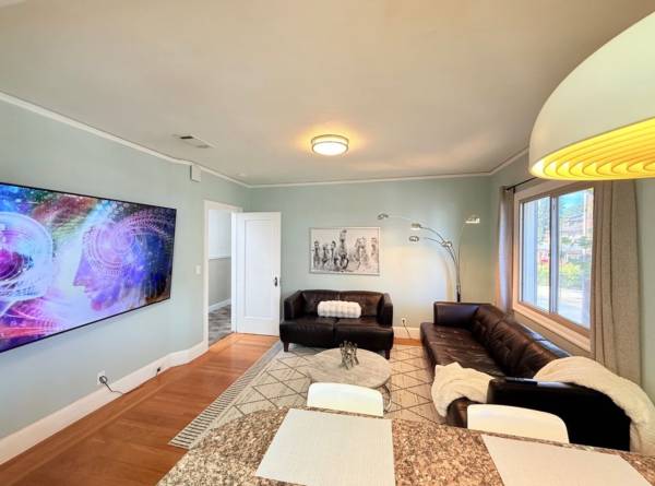 4BR/2BA Apartment · Berkeley photo 4