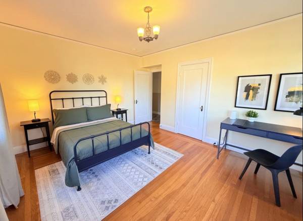 4BR/2BA Apartment · Berkeley photo 3