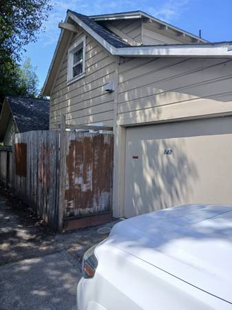 2BR/1BA Single Family House on Myrtle St. · Santa Cruz photo 2