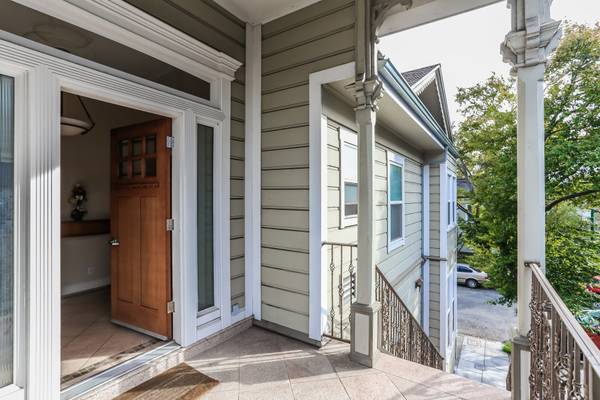 2BR/1BA Apartment · Alameda photo 5