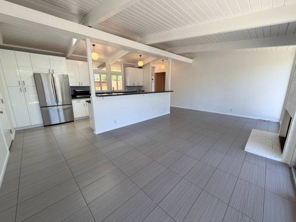 4BR/2BA Apartment · San Mateo photo 2