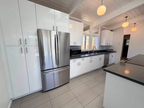 4BR/2BA Apartment · San Mateo photo 3