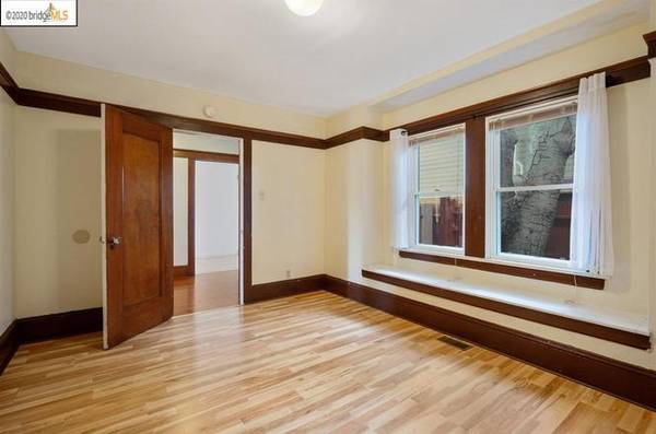2BR/2BA Apartment · Emeryville photo 3