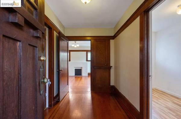 2BR/2BA Apartment · Emeryville photo 4
