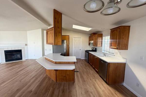 2BR/2BA Condo · Mountain View photo 4