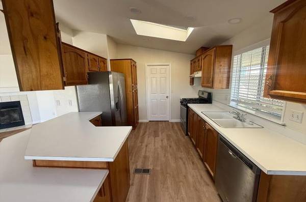 2BR/2BA Condo · Mountain View photo 5