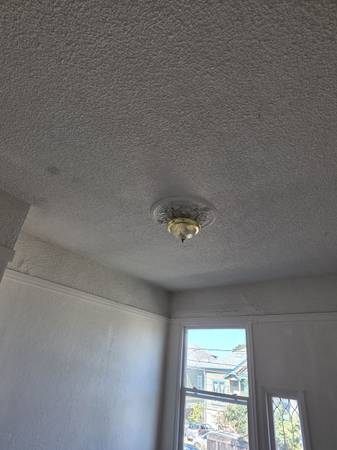 3BR/1BA Duplex · Oakland photo 4