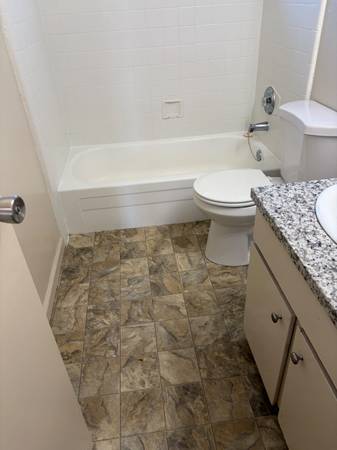 1BR/1BA Apartment · Mountain View photo 3