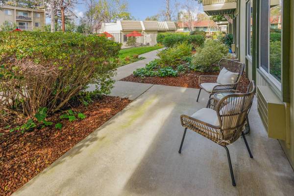 Lincoln Glen Apartments photo 5