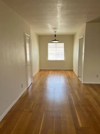 2BR/1BA Apartment · Oakland photo 3