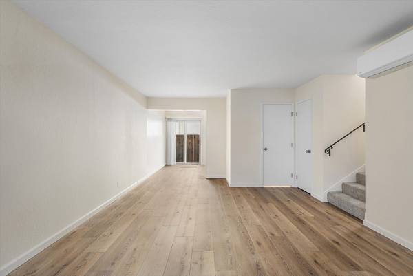 2BR/2BA Apartment on Central Ave · Alameda photo 4