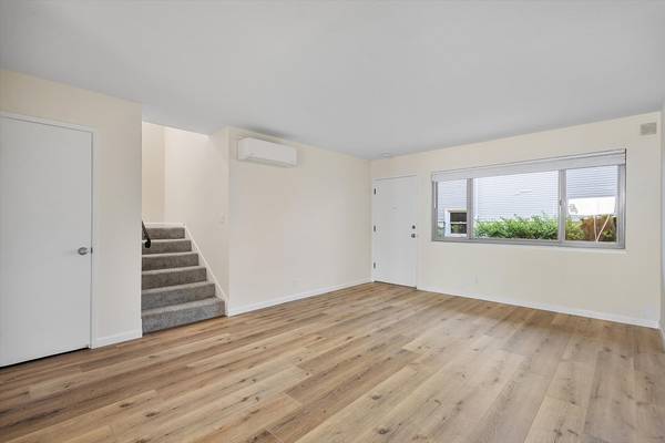 2BR/2BA Apartment on Central Ave · Alameda photo 5