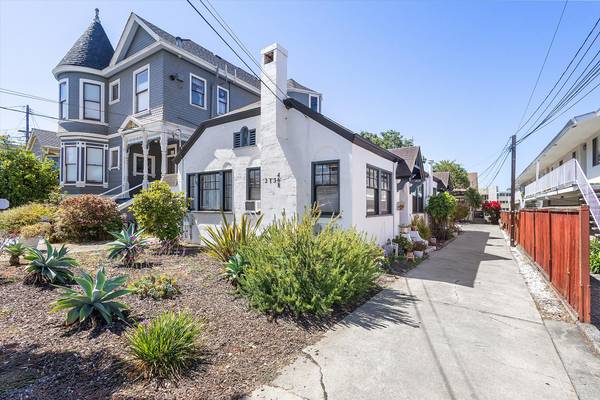 1BR/1BA Apartment on Clinton Ave · Alameda photo 2