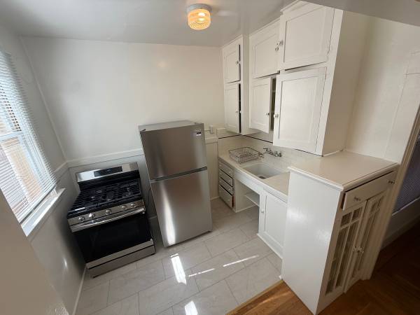 0BR/1BA Apartment on 24th Street · San Francisco photo 2