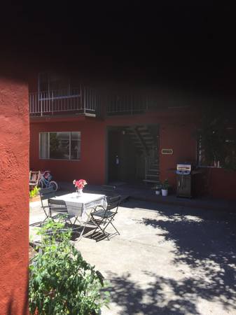 1BR/1BA Apartment · Berkeley photo 2