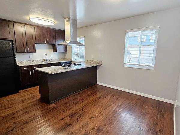 2BR/2BA Apartment · Hayward photo 2