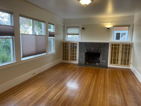 2BR/1BA Duplex on Cowper St. · Berkeley photo 2