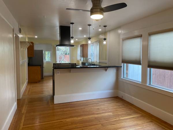 2BR/1BA Duplex on Cowper St. · Berkeley photo 4