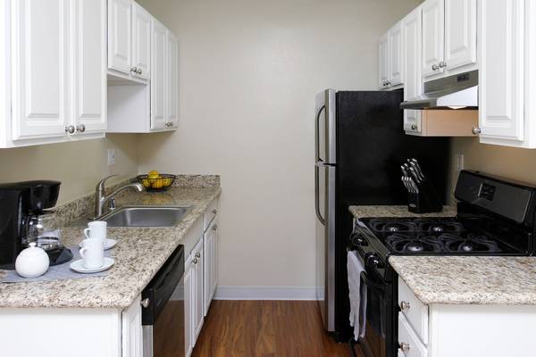 Apartments on Palmetto Ave · Daly City photo 2