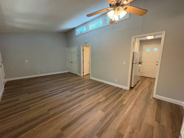 1BR/1BA Apartment on Mills · Menlo Park photo 2