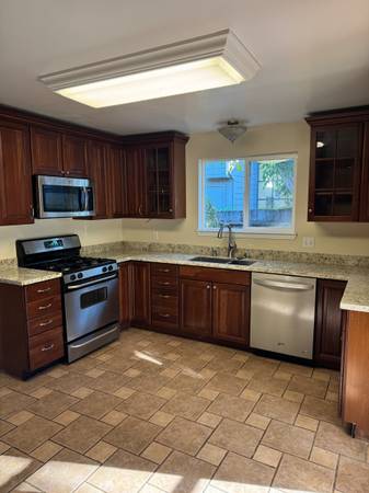 2BR/1BA Single Family House · Menlo Park photo 5