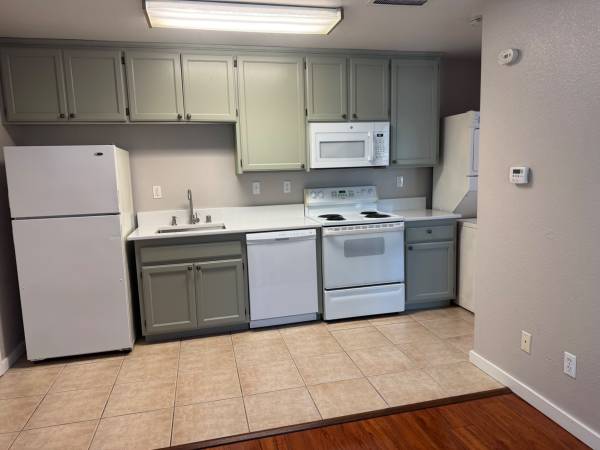 1BR/1BA In Law Adu on Decoe St · Santa Rosa photo 5